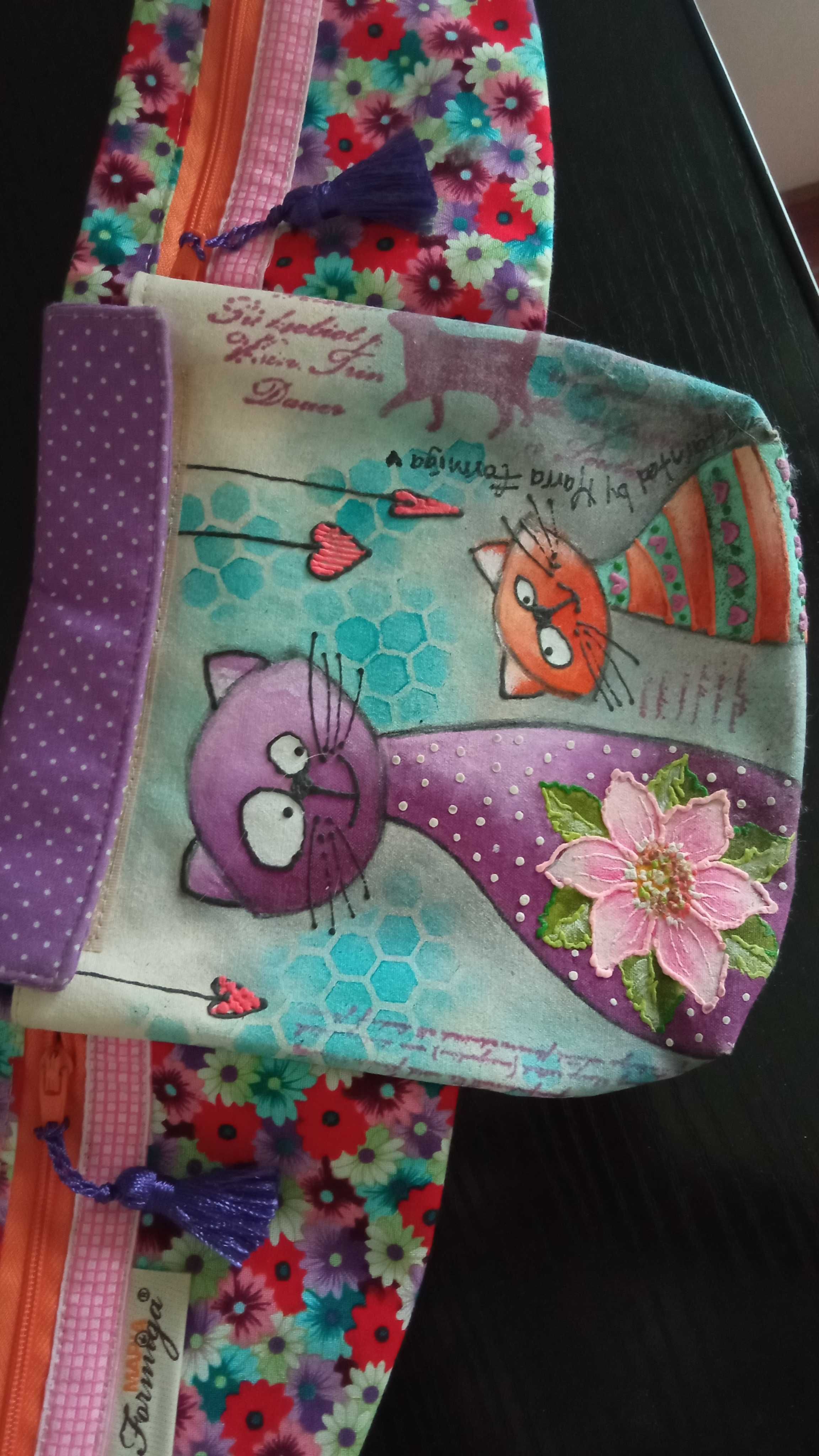 Bolsa de cintura pintada á mão Maria Formiga