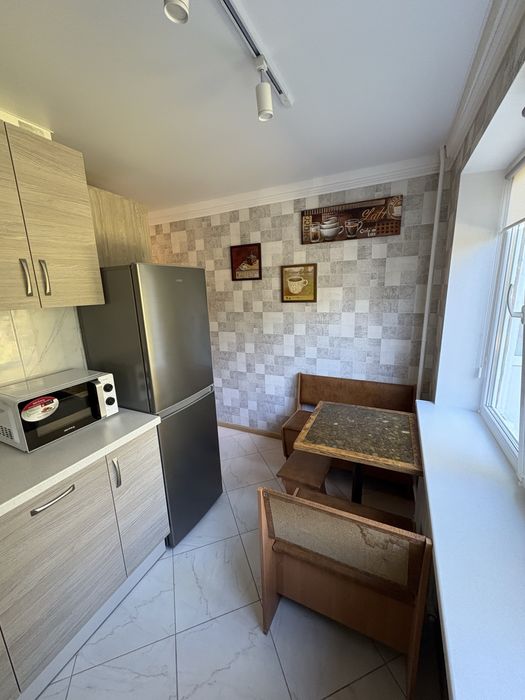 Здається  2-кімнатна кв. з новим ремонтом (Нивки)