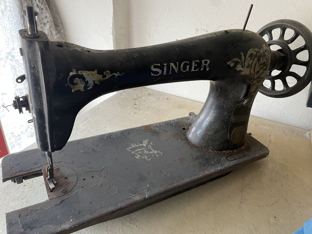 Швейная машинка Singer