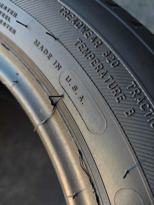 R17 235 55 шини всесезонні  Michelin Defender T+H made USA як нові