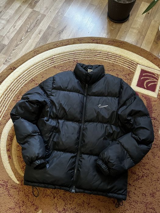 пуховик nike swoosh