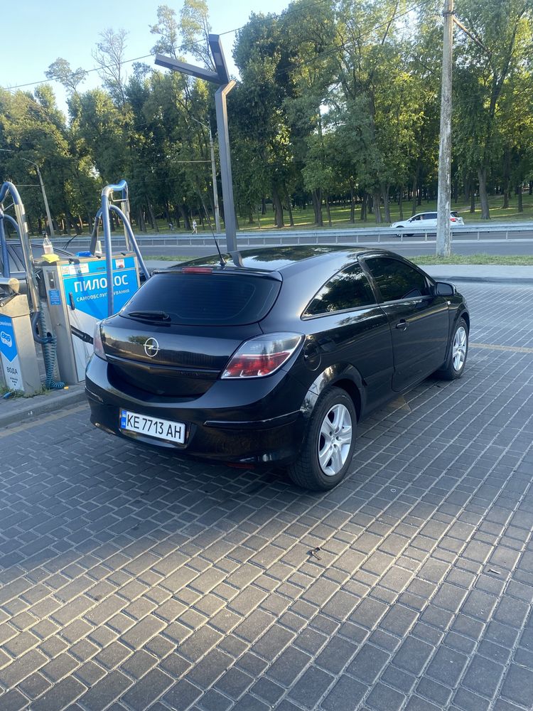 Opel astra h gts