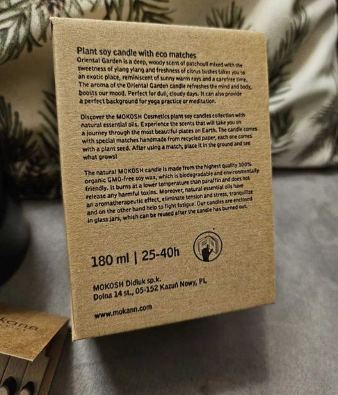 Mokosh roślinna świeca sojowa Orientalny ogród
Pojemność 180 ml.
Świec