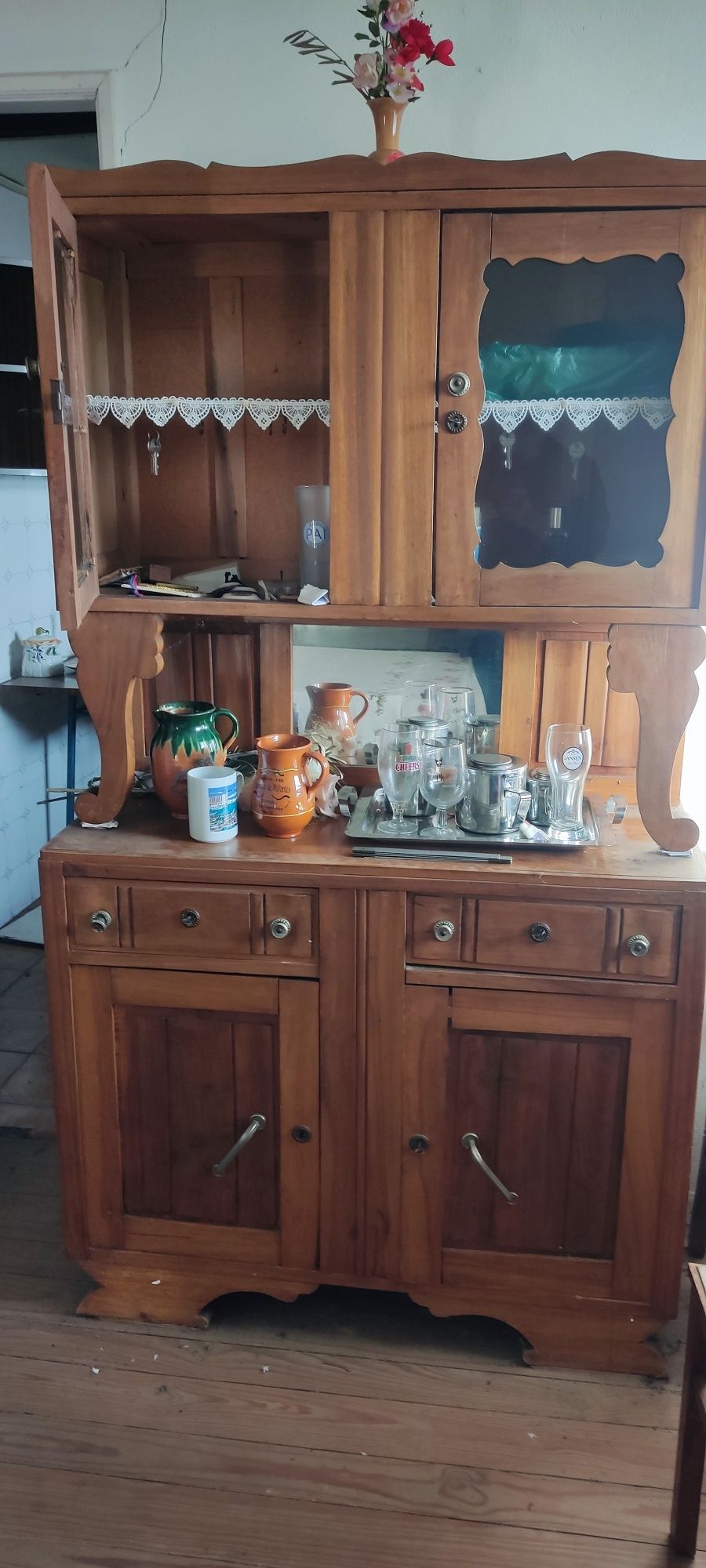Móveis antigos para desocupar, agora tudo do anúncio €140