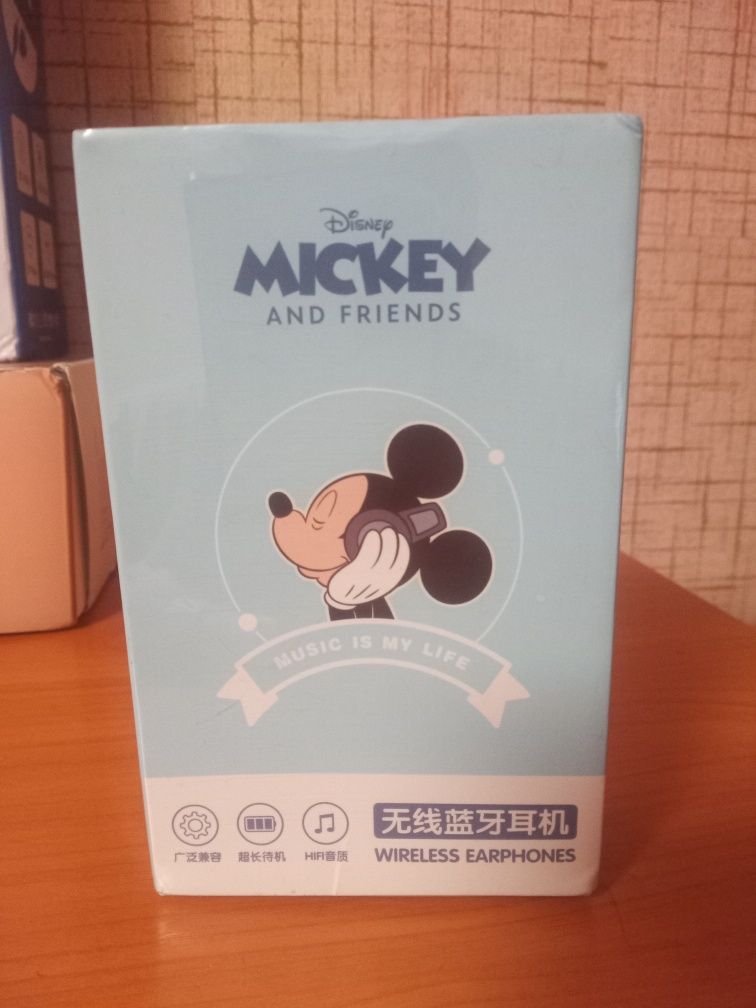 Новые! Беспроводные наушники с дисплеем Disney с Микки Маусом черные