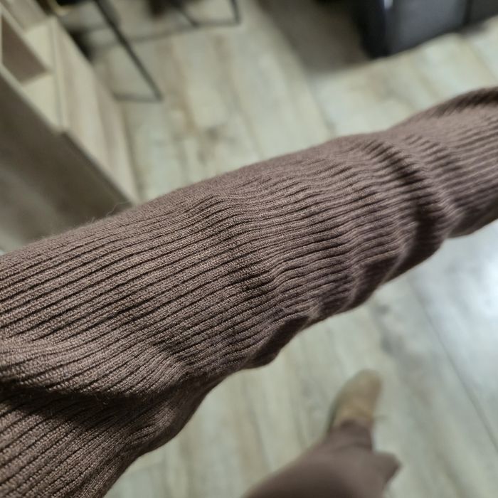 Коричнева шоколад трикотажна міді сукня плаття в рубчик