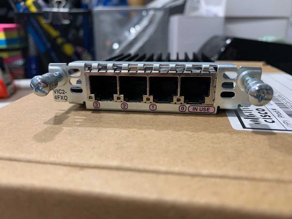 Інтерфейсний модуль Cisco VIC2-4FXO