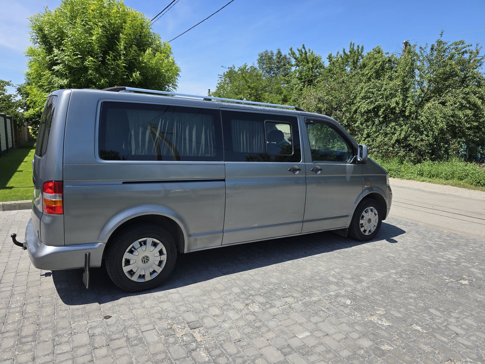 Продам Volkswagen Caravelle 9 мест