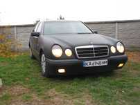 Mercedes-Benz E 320