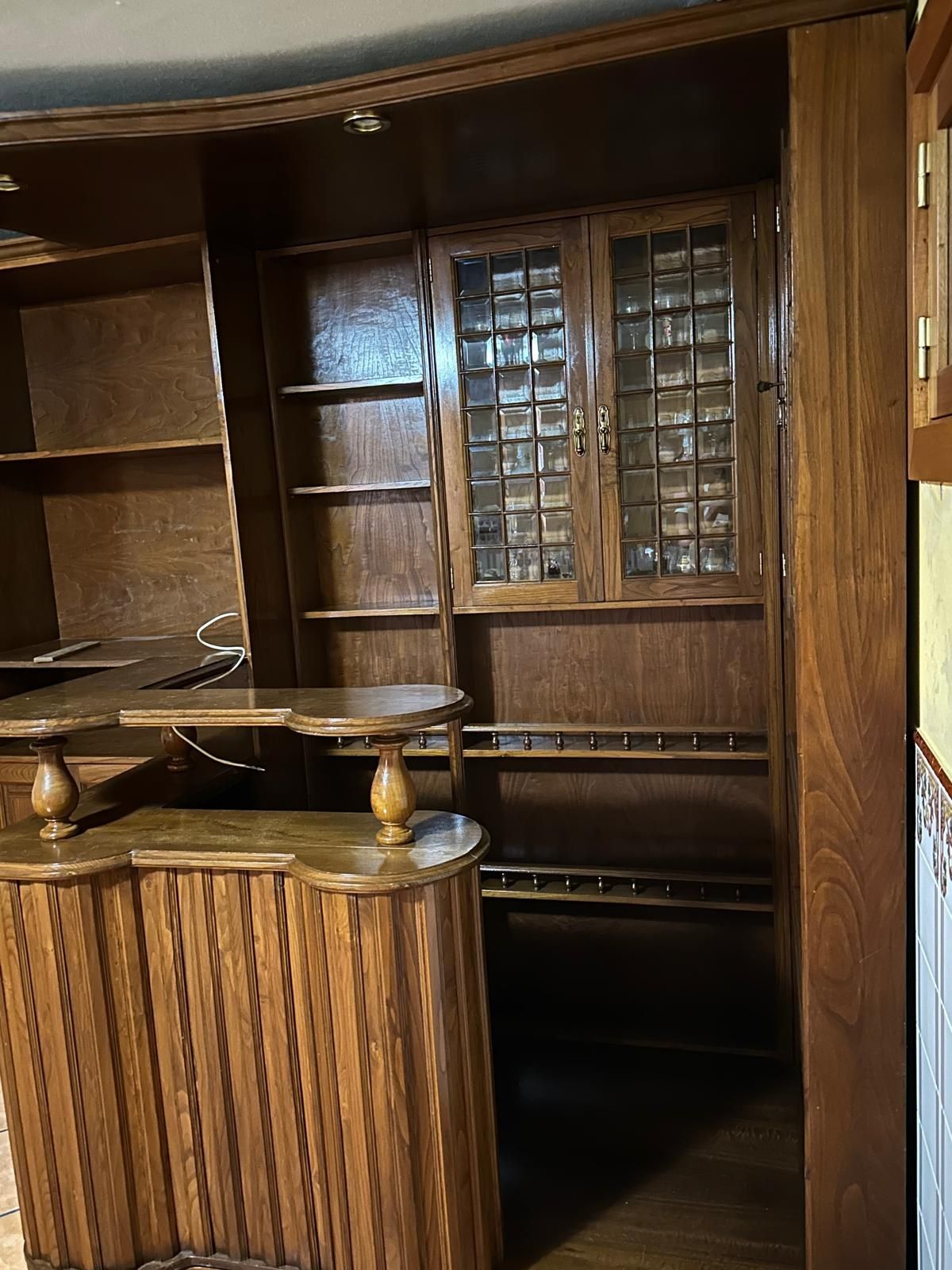 Bar de Canto em Madeira Maciça