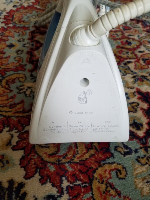 Утюг SIEMENS с пароувлажнителем.