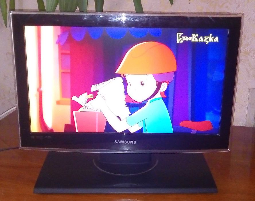 Телевизор 22" Samsung UE22C4000PW  DVB-C, HDMI На кухню, на дачу.