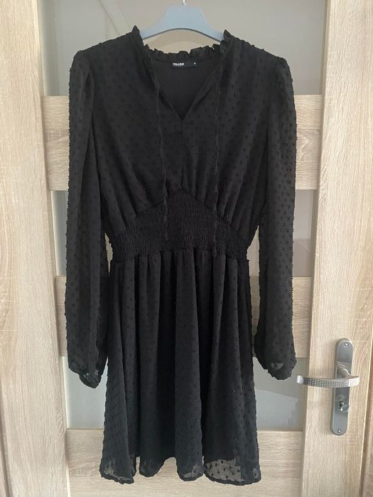 Czarna sukienka cropp M