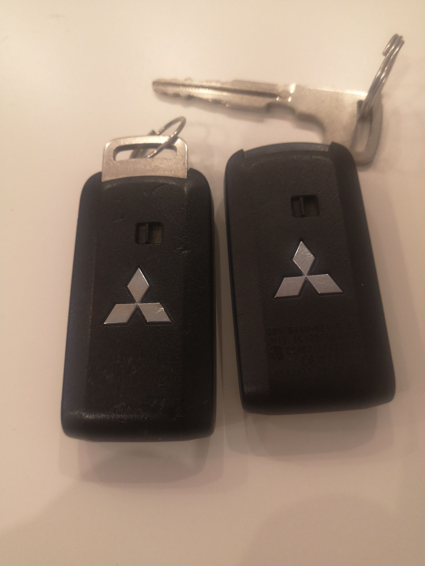 Kluczyk Pilot Mitsubishi KEYLESS oryginał