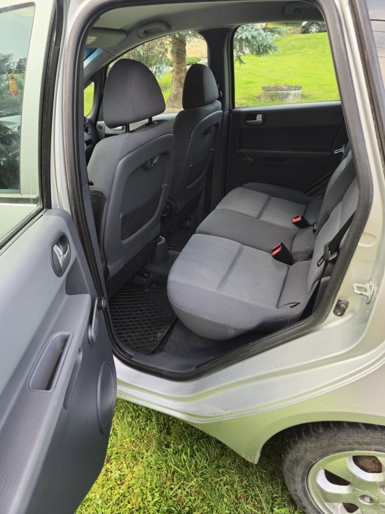 Sprzedam mitsubishi Colt 1.3 b