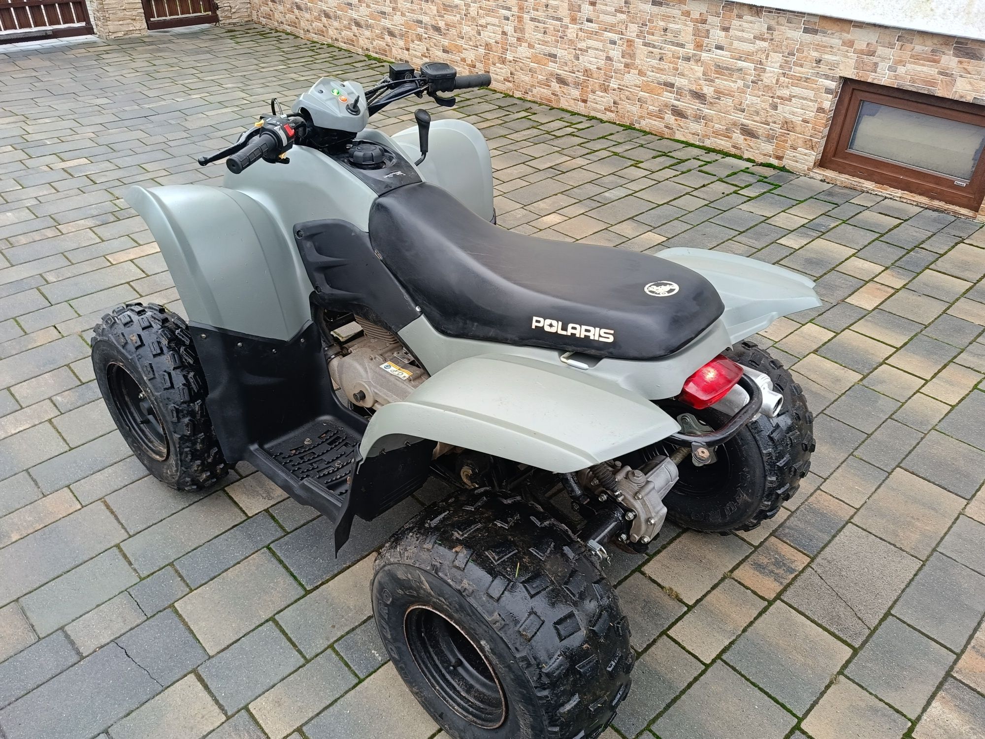 Quad przeprawowy Polaris Phoenix 200 z 2021r