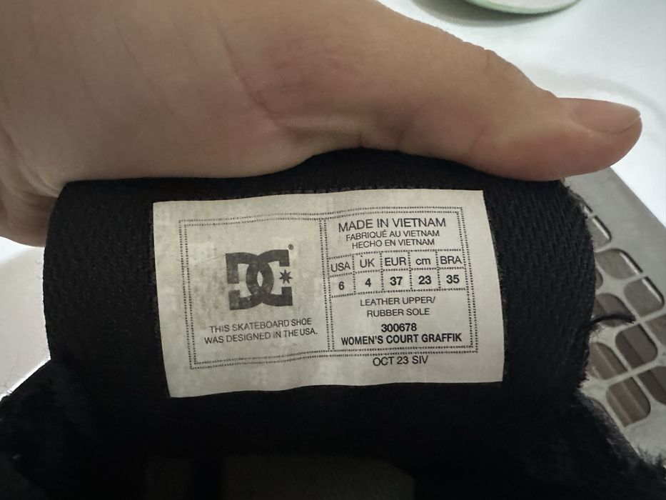 кросівки б/у «DC shoes»,в гарному стані,носились 5 разів