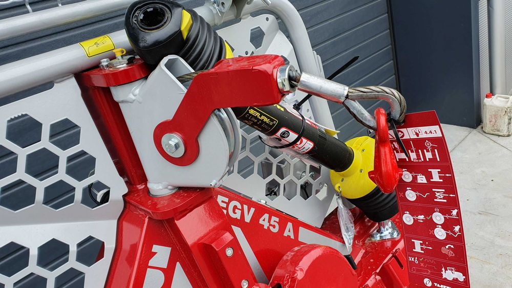 Wyciągarka leśna do drzewa TAJFUN EGV 45A - 45AHK - Pilot Elektryczny