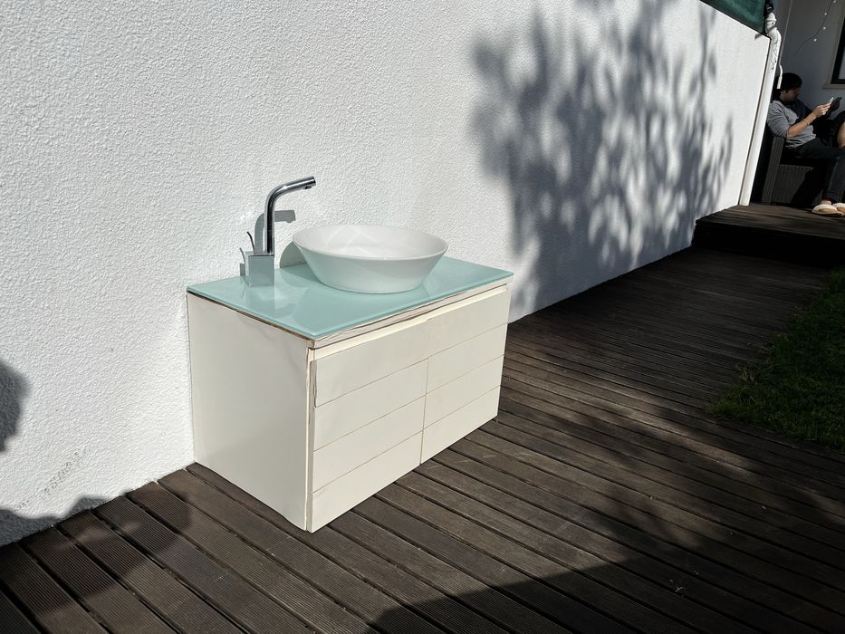 Lavatório de casa de banho suspenso