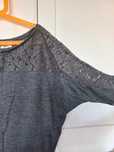 Szara bluzka z koronką Pull&Bear M 38