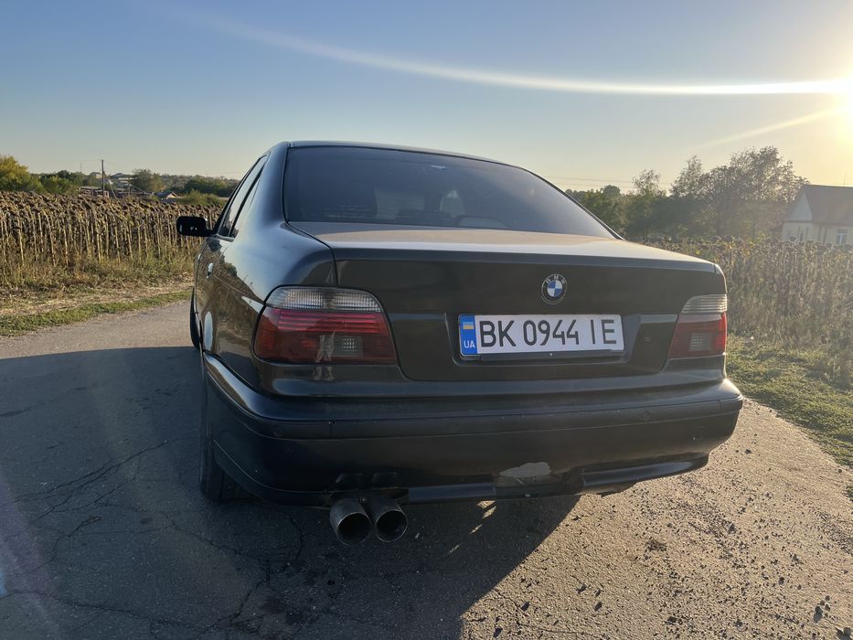 Продам бмв е39.