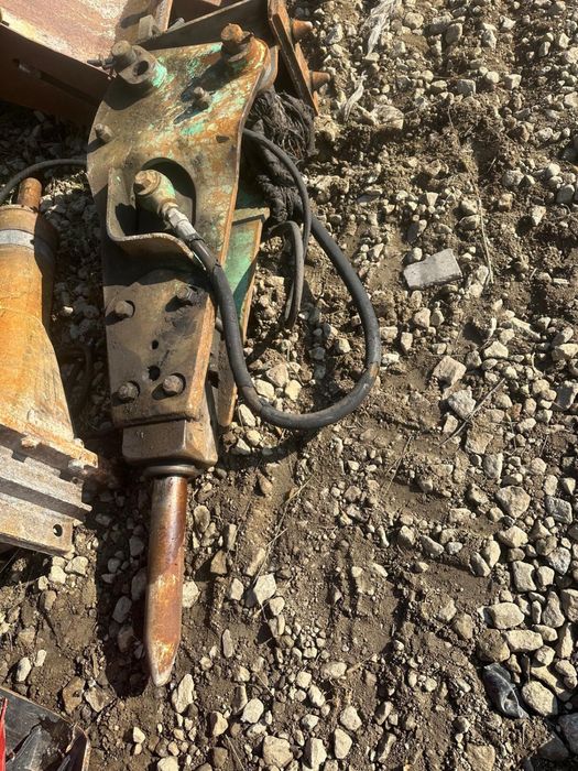 Młot montabert do Mecalac 12