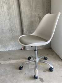 Krzesełko biurkowe białe regulowane