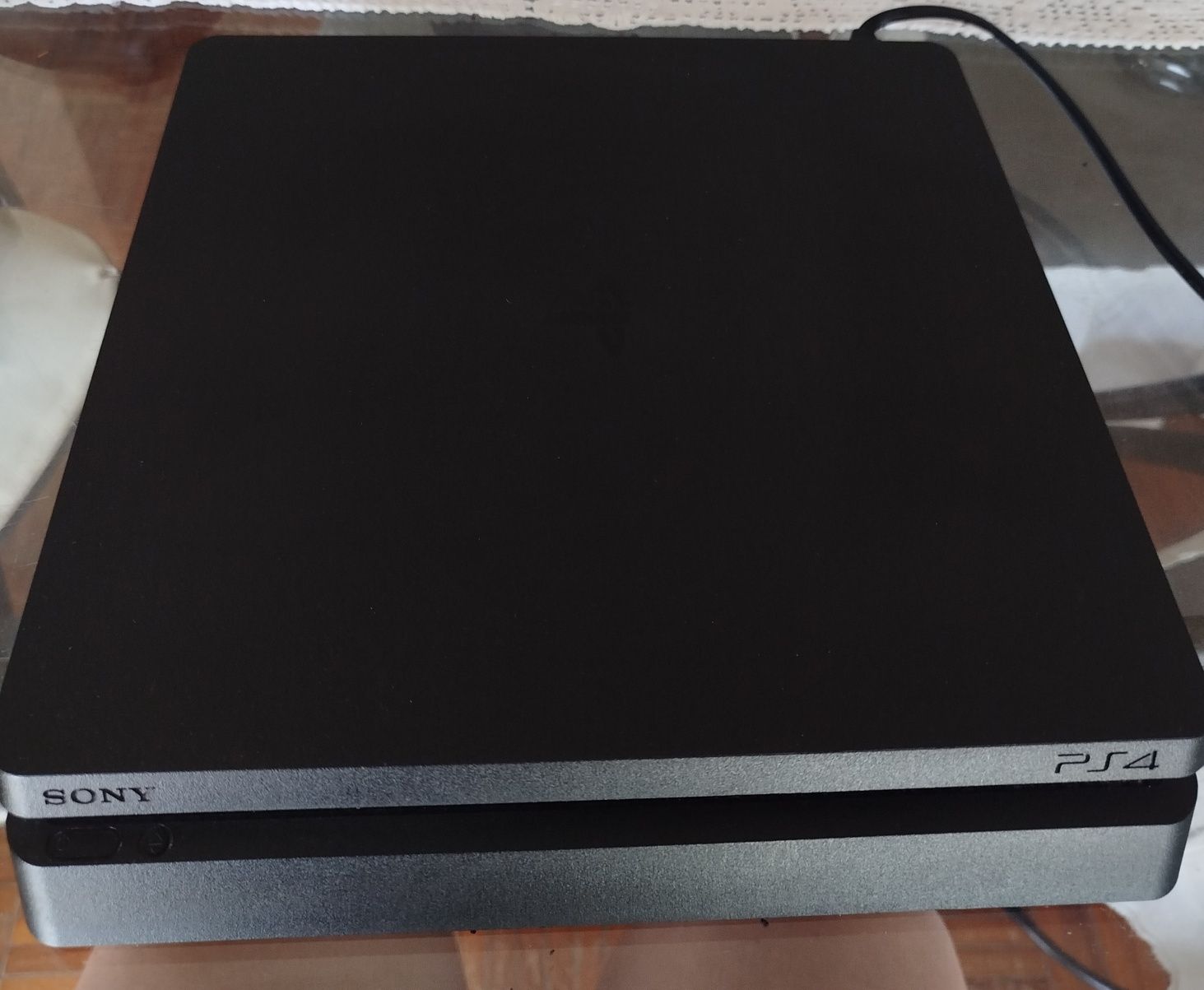Vendo PlayStation 4 500mb + comando