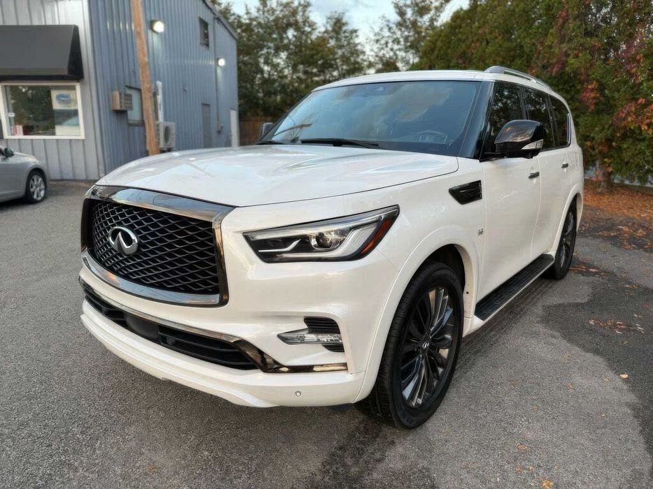INFINITI QX80 Luxe      2020