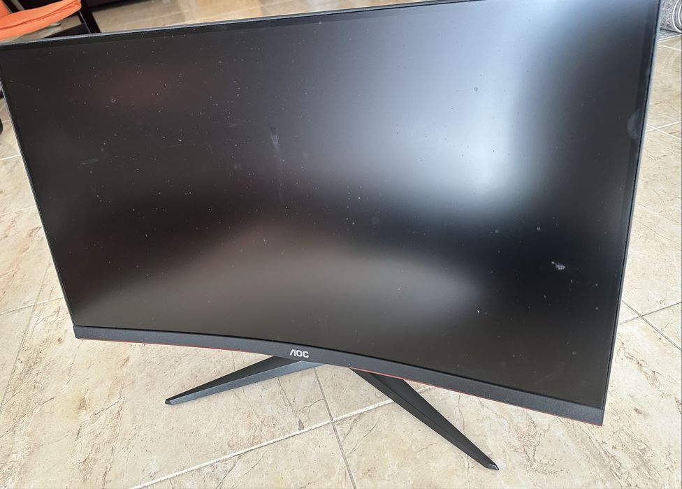 Monitor Gaming AOC C27G2ZE 27” Curvo 240Hz – Excelente Estado