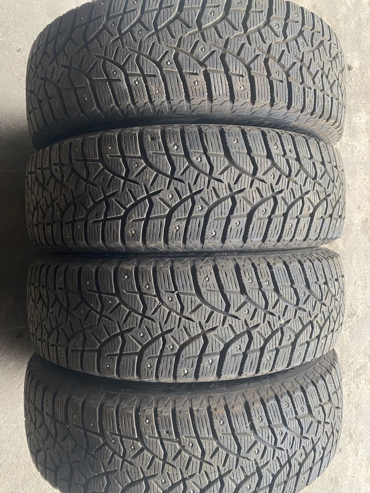 Продам BRIDGESTONE 215/70r16