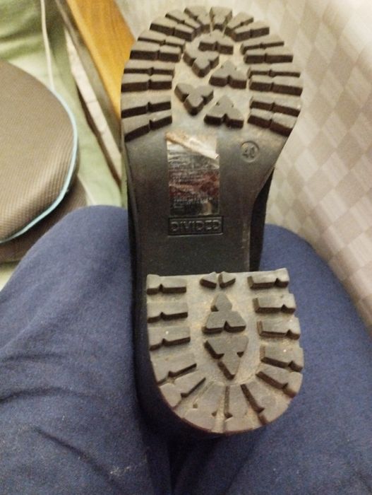 Botki ze skóry na platformie Divideo