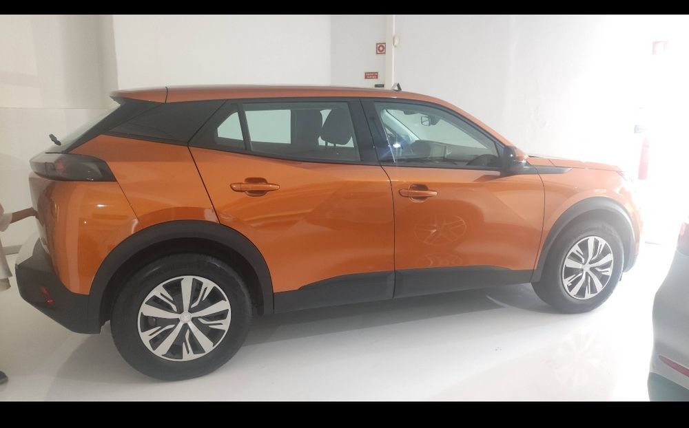 Peugeot 2008 Pure Tech 1.2 c/ Extras
