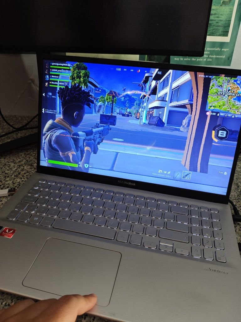 PC gamer de Altíssima Potência ASUS VIVOBOOK

Esse modelo custa a volt