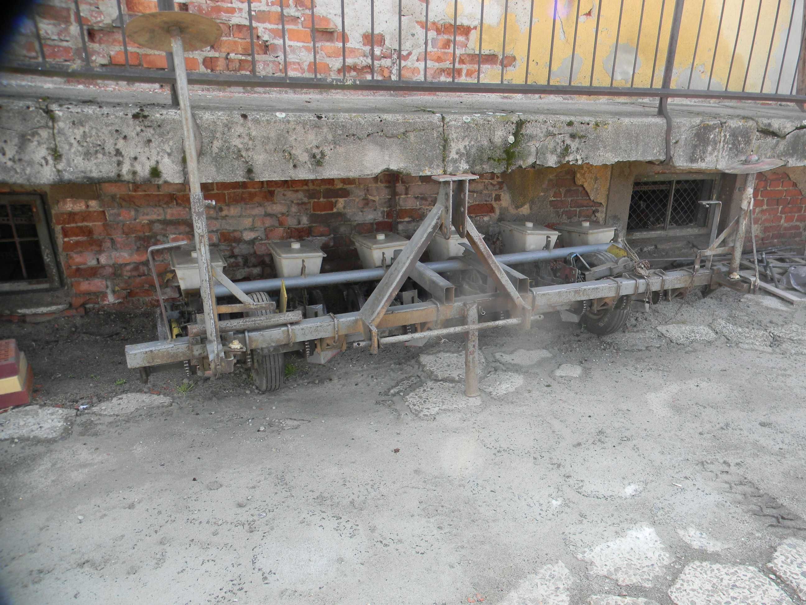 siewnik do buraków 6 rzędowy Agromet Kraj Kutno