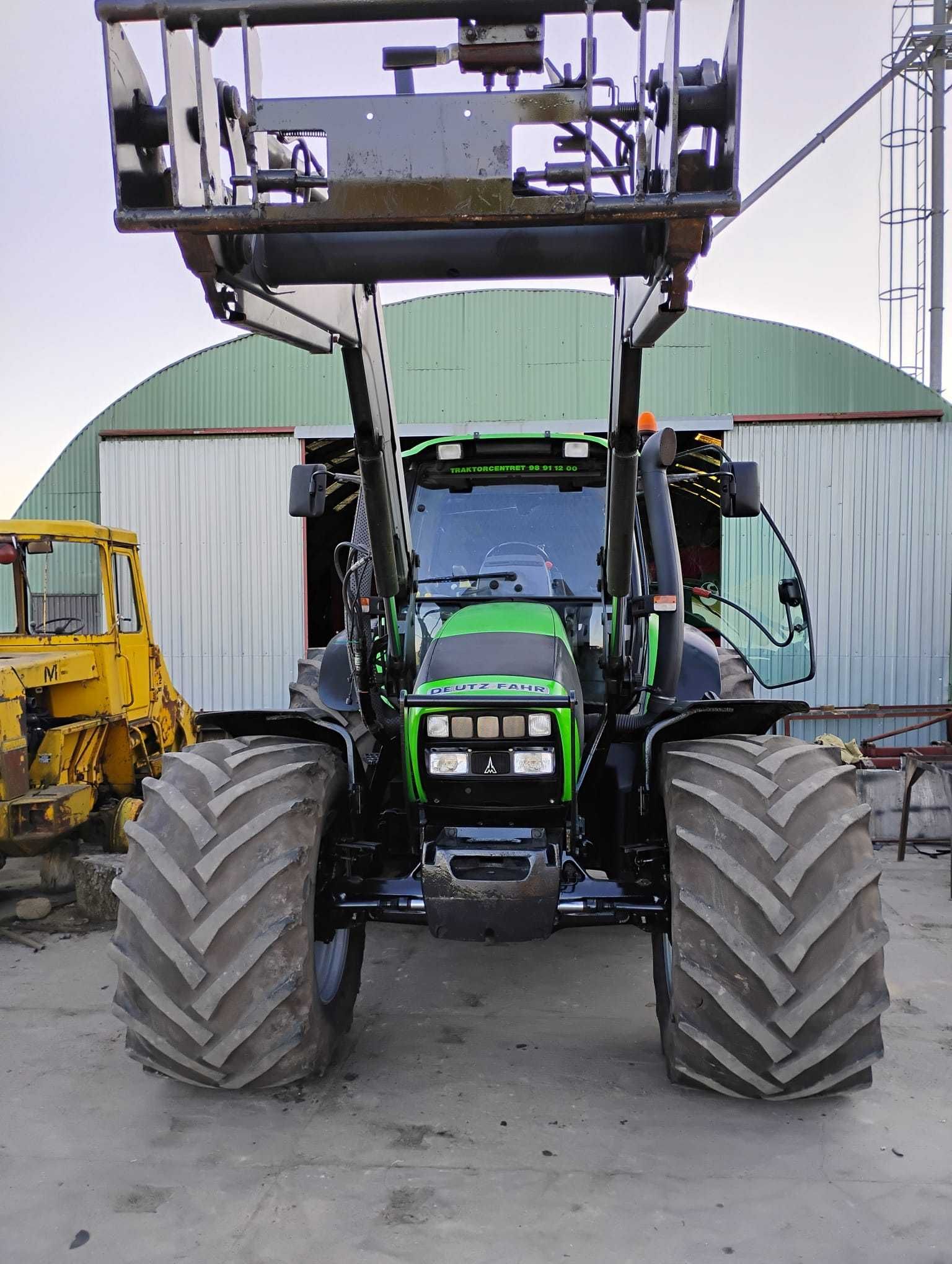 Ciągnik Deutz-Fahr Agrotron TTV 1145 z turem