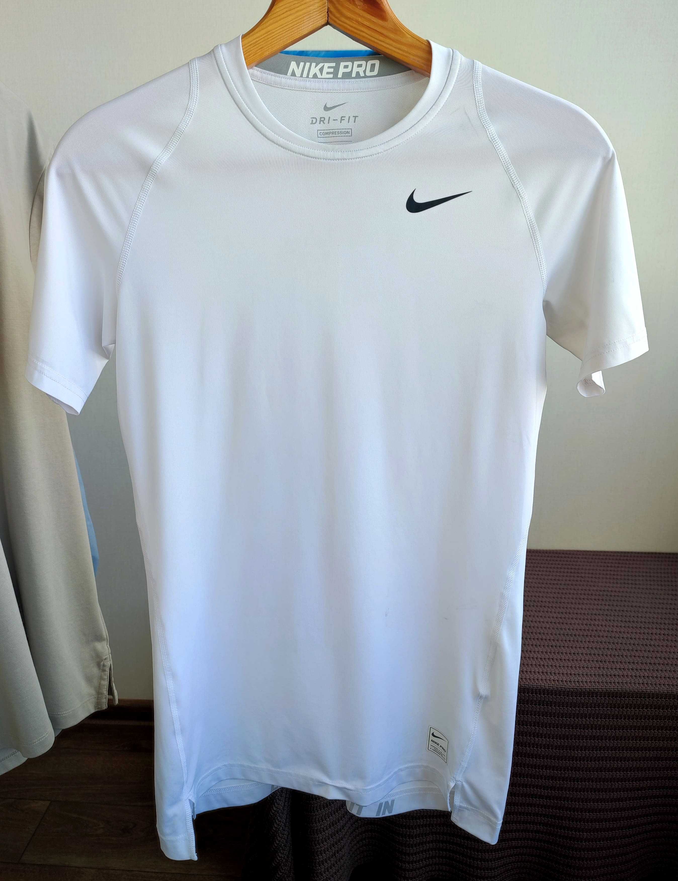 Компресійна футболка Nike Pro