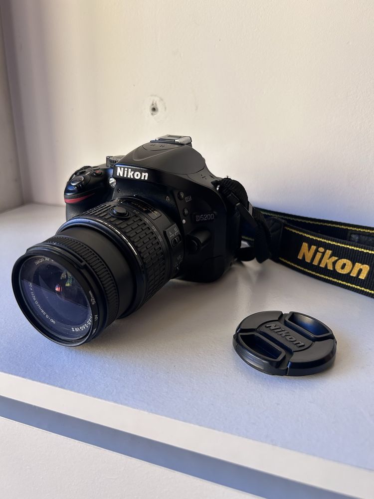 Venda de máquina fotográfica Nikon D5200 + acessórios