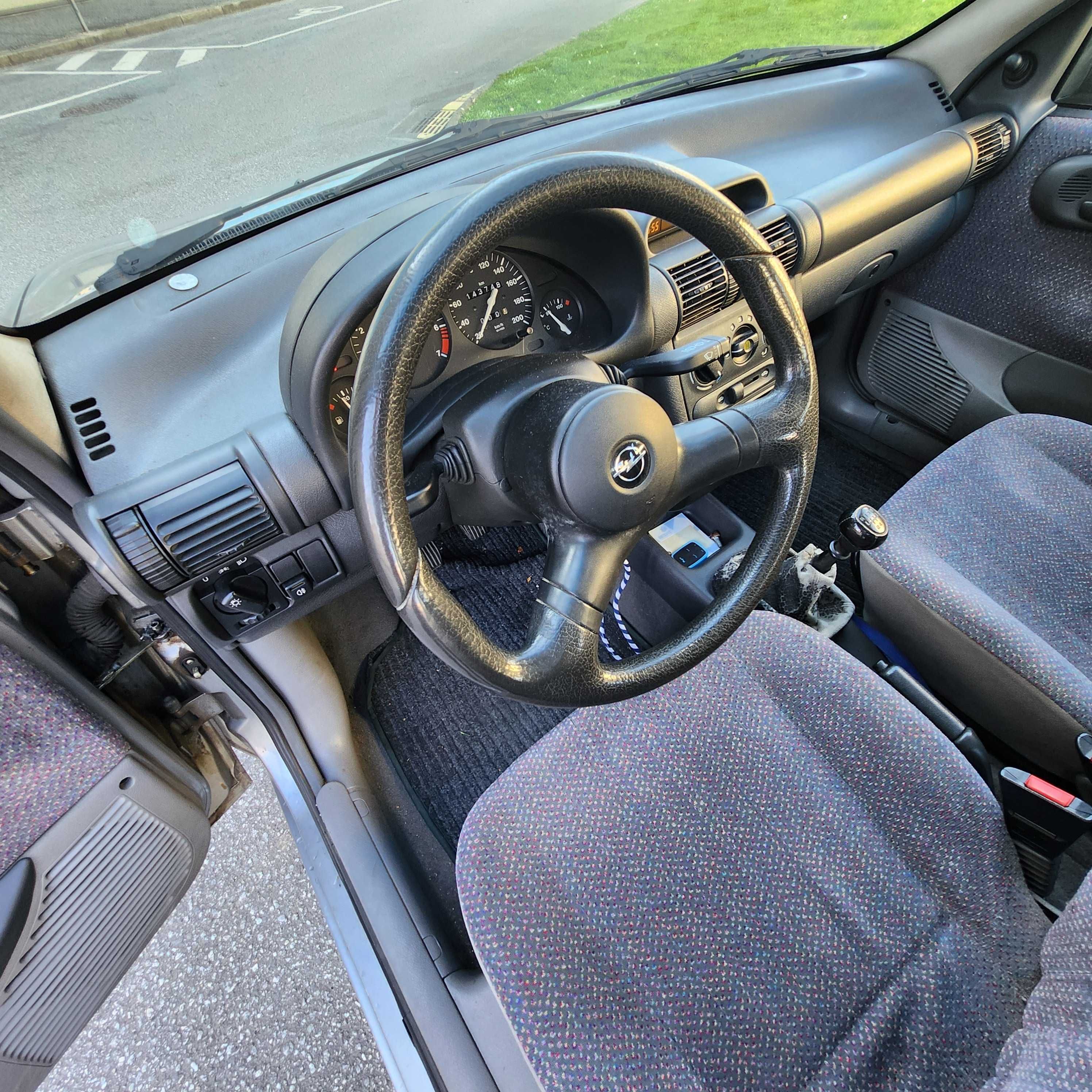 Opel Corsa B Cinzento