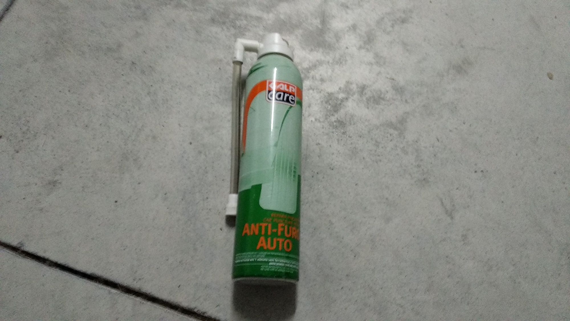 Spray anti-furo e spray limpeza e brilho tablier