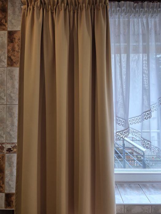 Firana woalowa z kornkową gipiurą