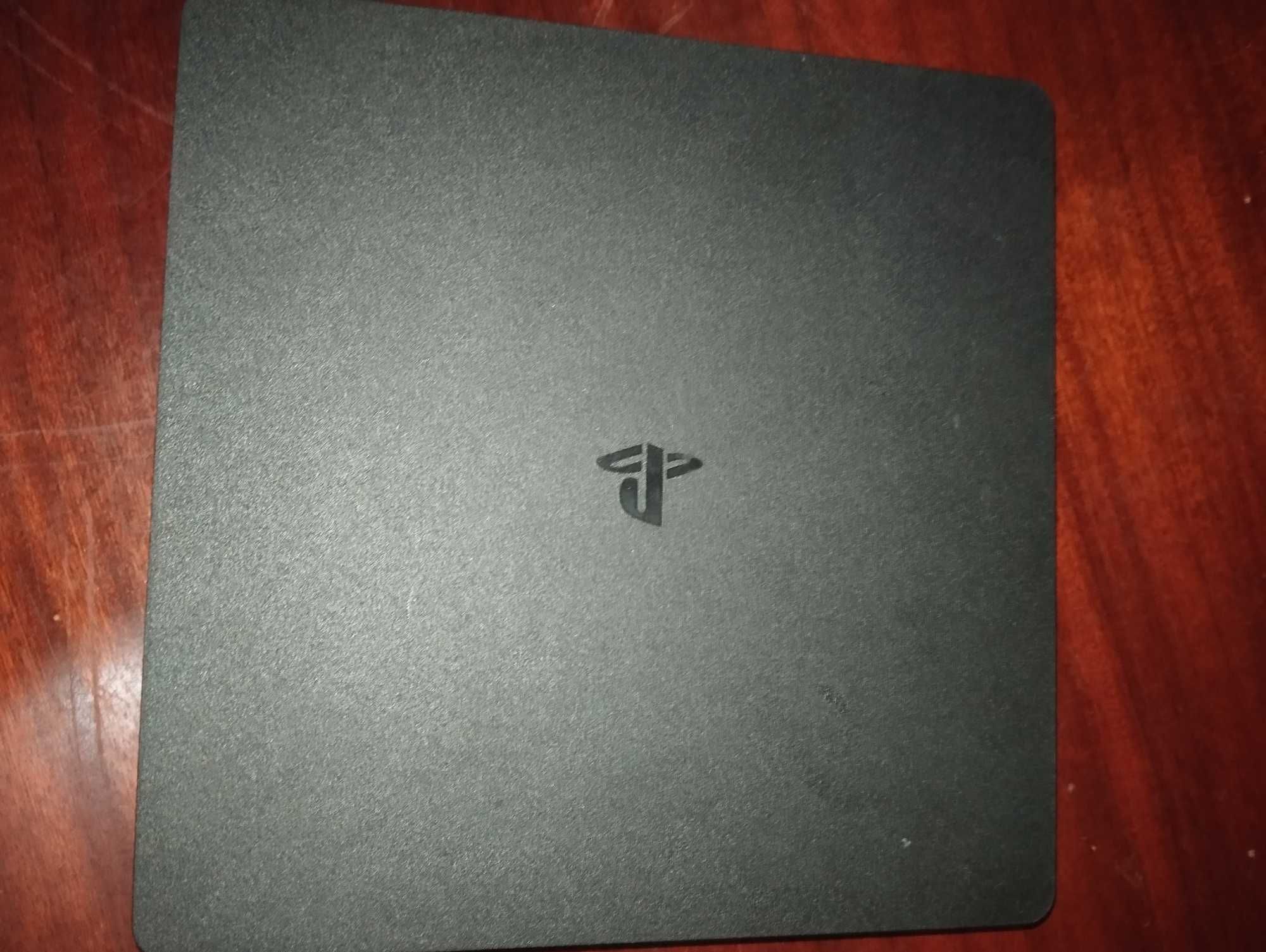 PS4 Slim 500GB + Comando Original – Excelente estado