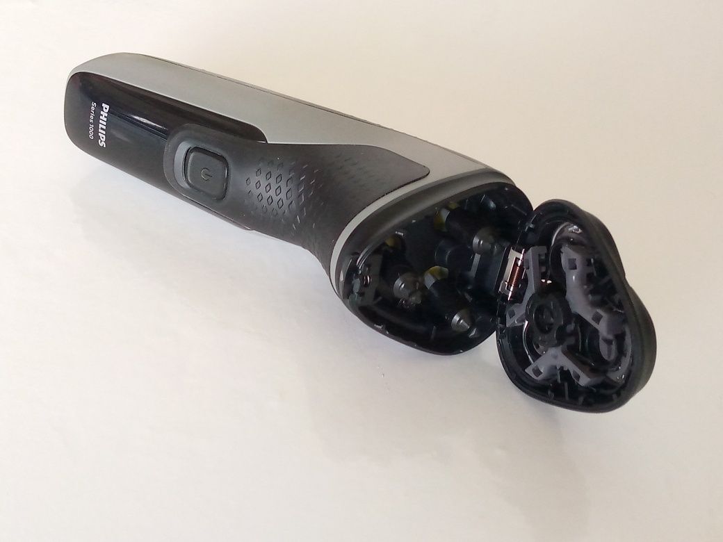 Аккумуляторная электробритва Philips S1231