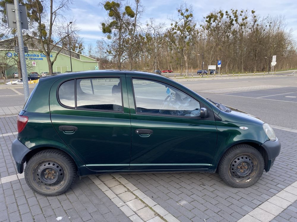 Toyota Yaris 1 1.0 benzyna 2000 r.