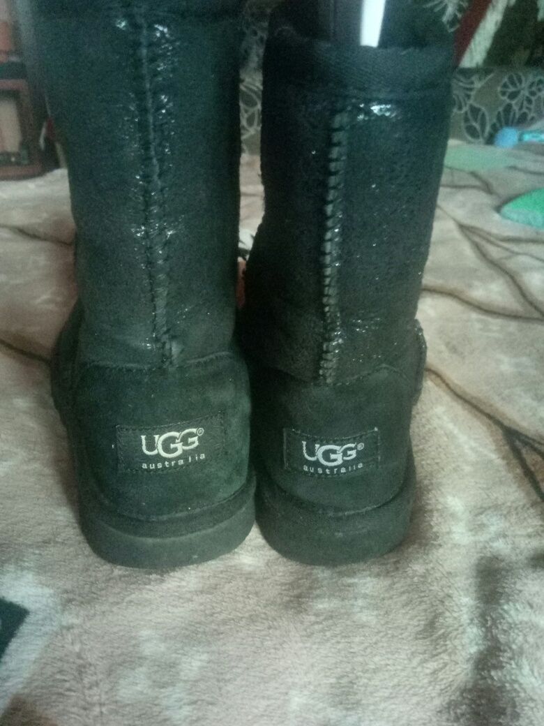 Продам UGG australia