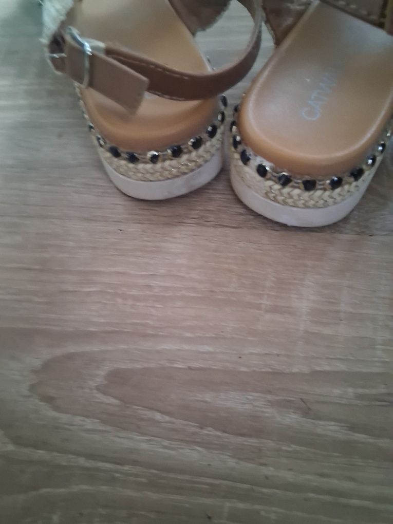 Damskie sandalki