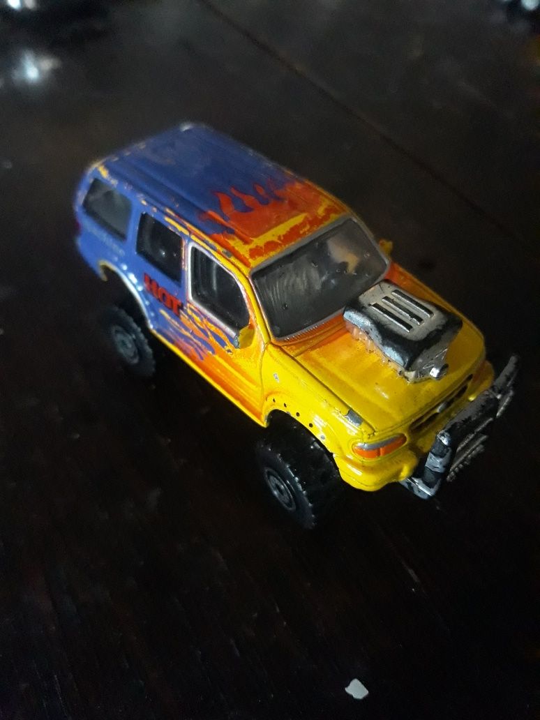 Ford Explorer firmy Realtoy