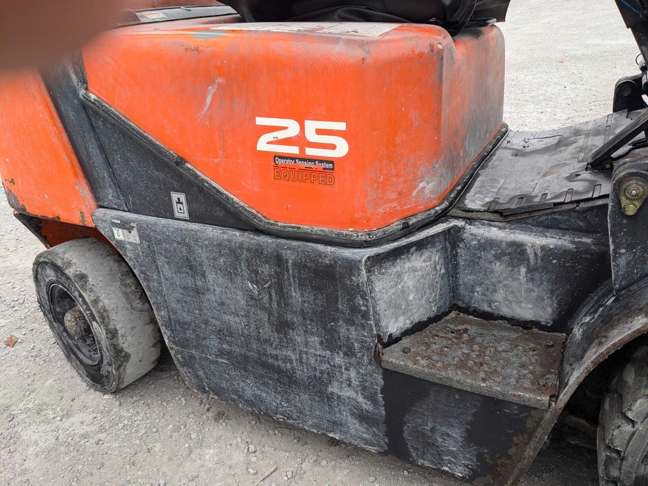 Doosan D25G навантажувач