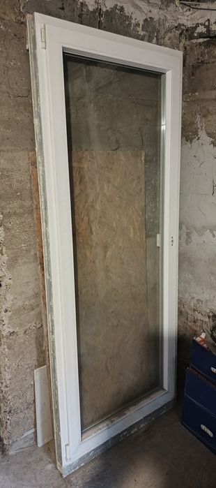 Okno drzwi balkonowe biale lewe