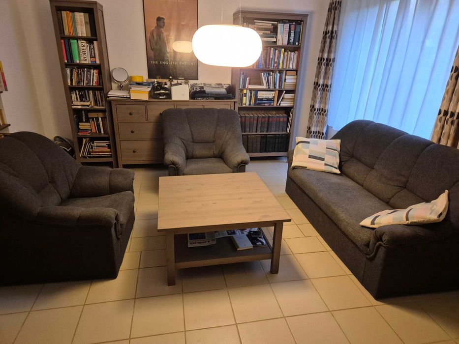 dwa fotele i sofa